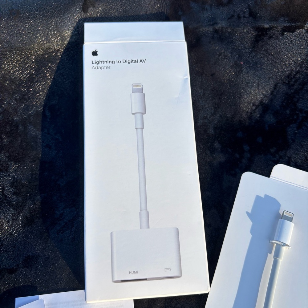New in Box Apple Digital Lightning to HDMI Adapter iPhone iPad - Picture 4 of 5